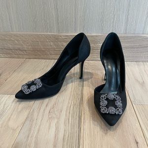 Woman’s formal black stiletto heels closed pointed toe rhinestone 7.5